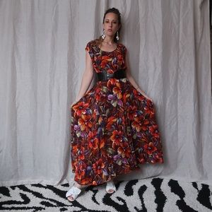 Flowy tropical print maxi dress